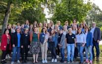 Gruppenfoto der Studierenden mit Schultüte