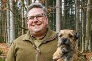 Förster mit Hund