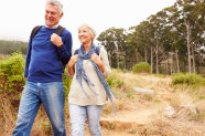 Mann und Frau wandern © Monkey Business - fotolia.com